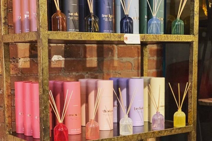 Colorful reed diffusers