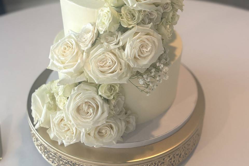 White Cake w/Vanilla Buttercre