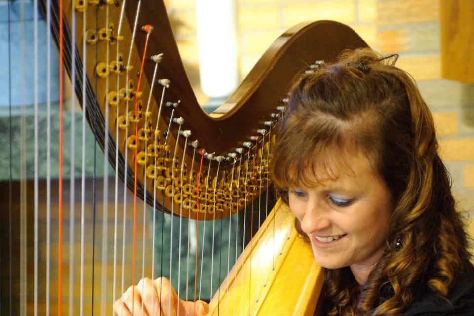 Lucia Marone, harpist