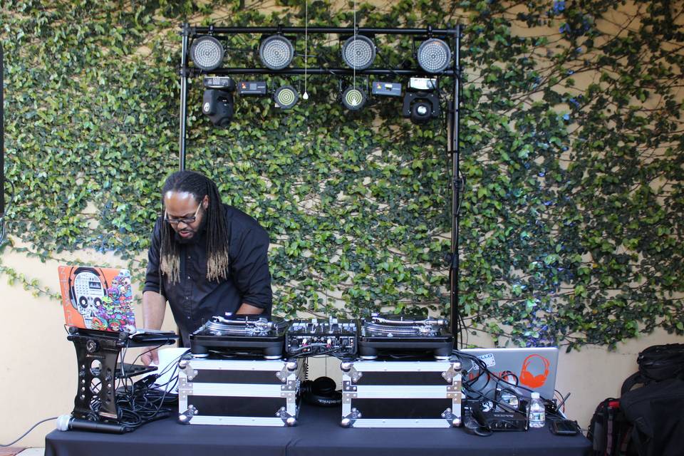 DJ WeekN