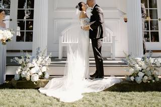 Of Elegance, Weddings & Events
