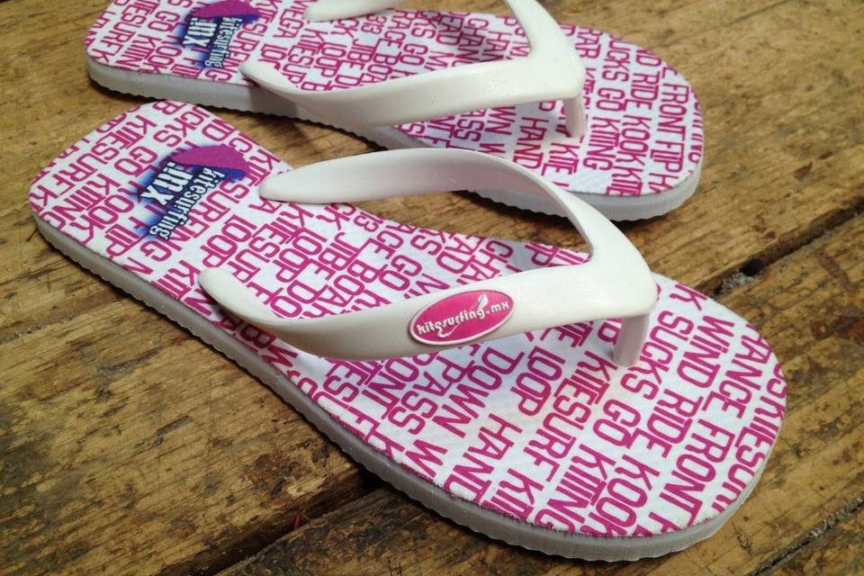 Kitesurfing.mx  flip flops Corporate event flip flops, convention , fundraisers, and any type of event , custom mark on the sand ,sand imprint flip flops from partyflops, we are the fastest response company in the world who manufactures and design your flip flops,