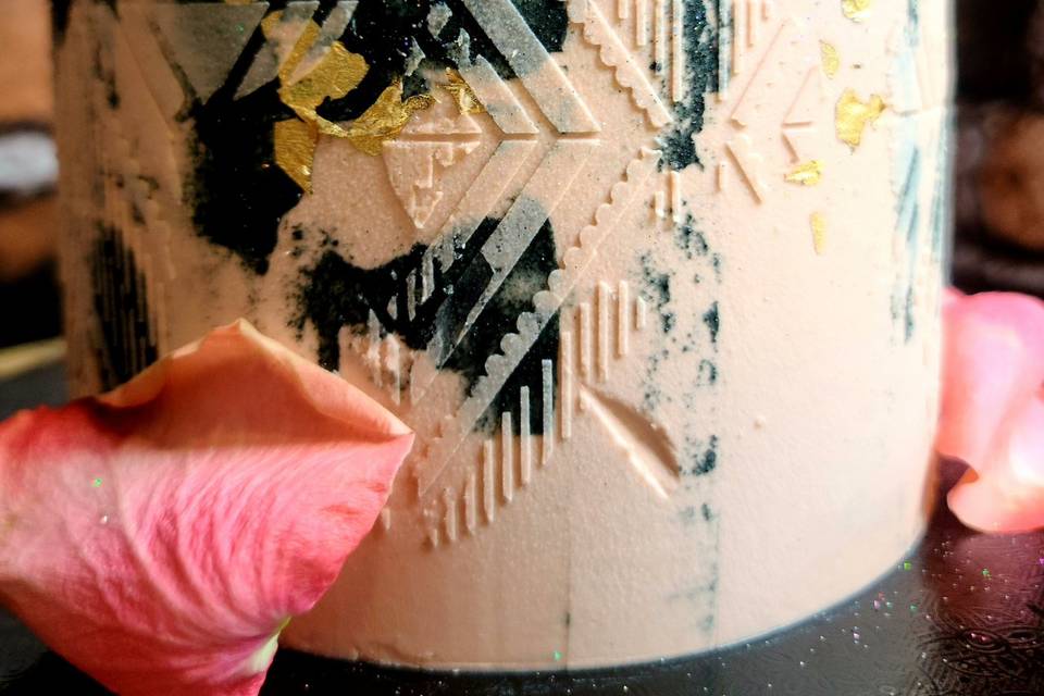 New stencil cake trend