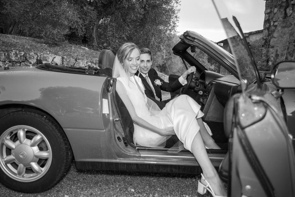 Vintage car for Tuscan wedding
