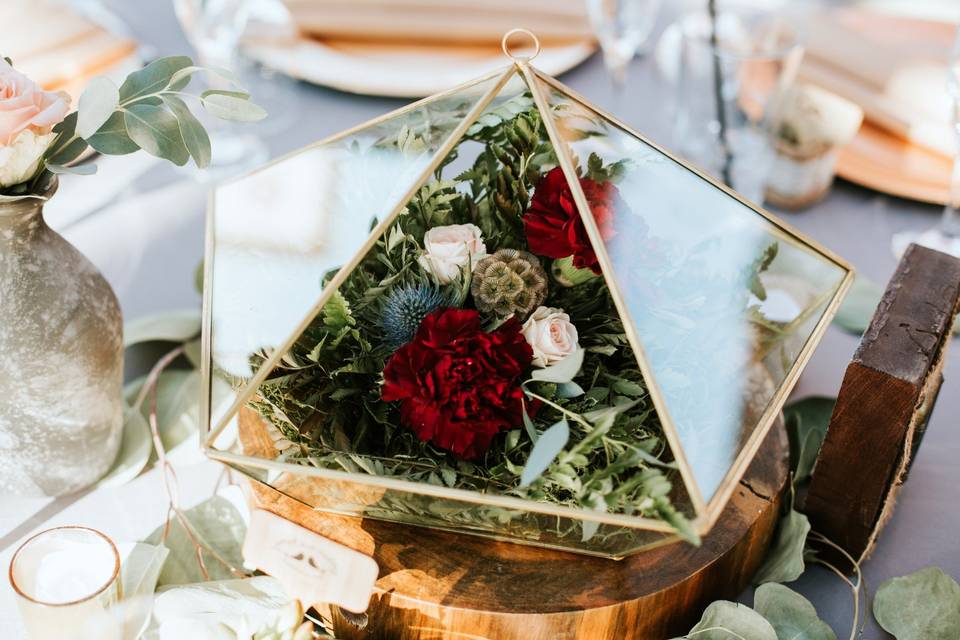 Geometric centerpiece