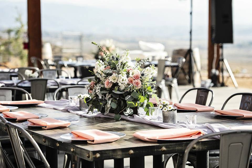 Floral table centerpiece