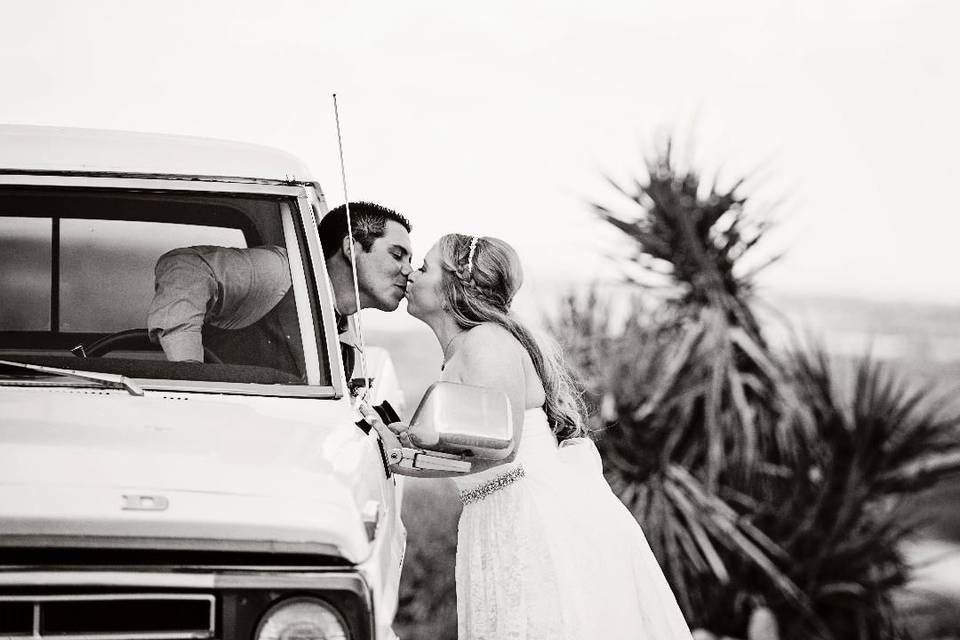 Kiss from the car