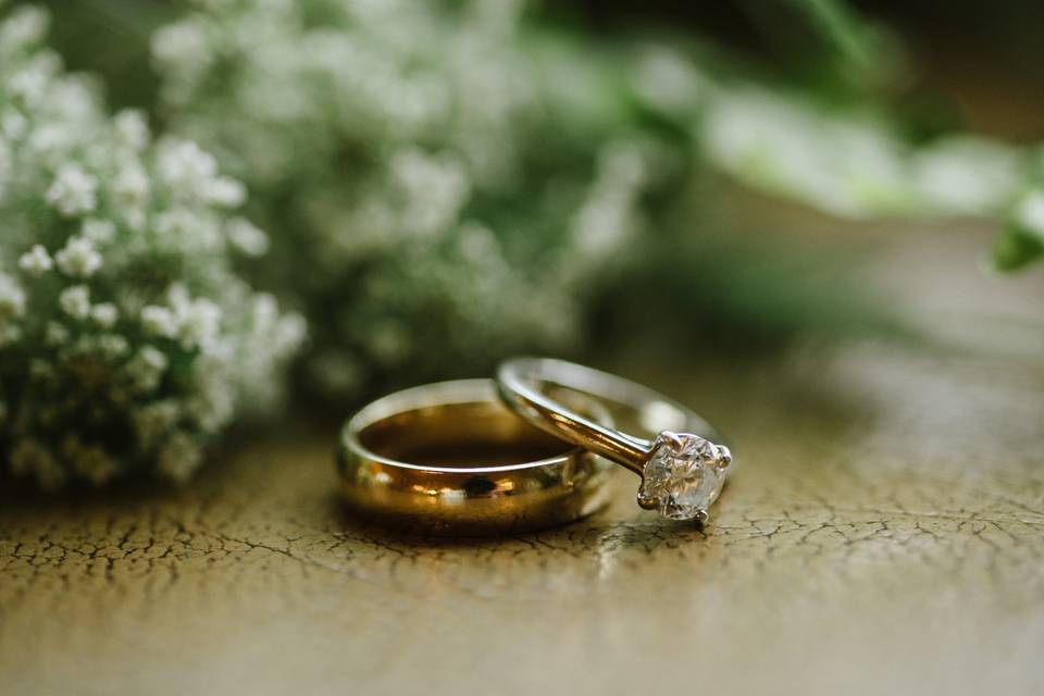 Gorgeous precious rings - Tombrella Photography