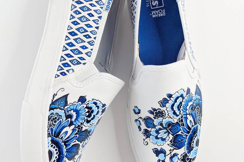China Pattern Painted Shoes