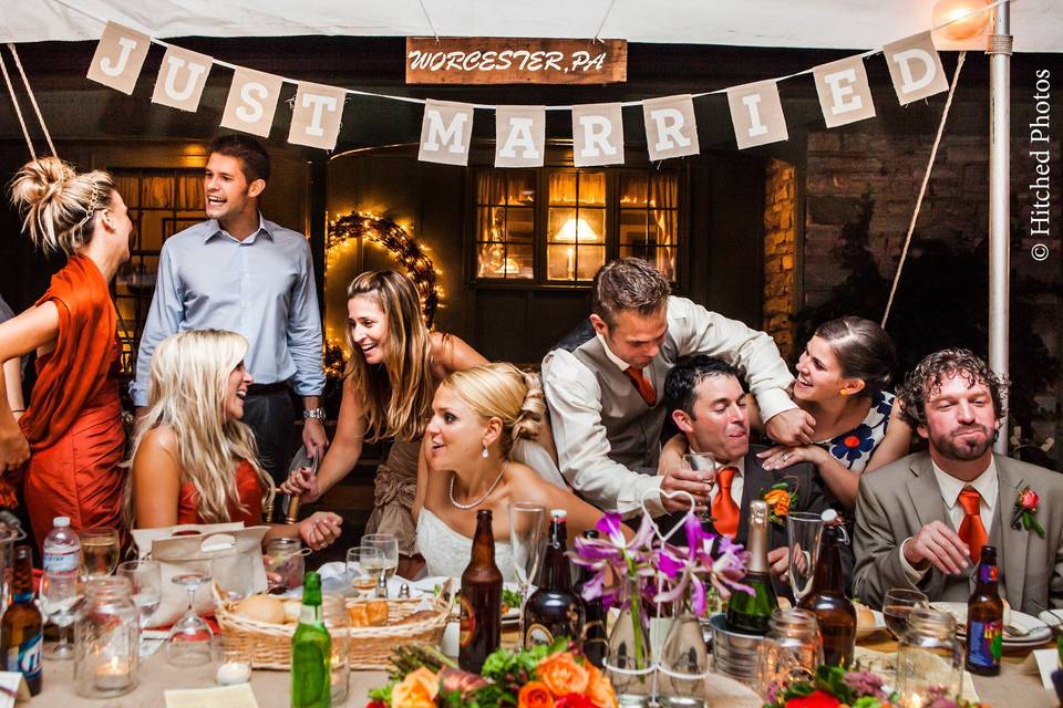 Couple with bridesmaids and groomsmen