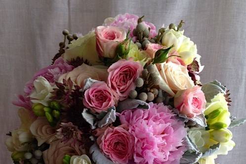 Petal Burst Flower Design Studio