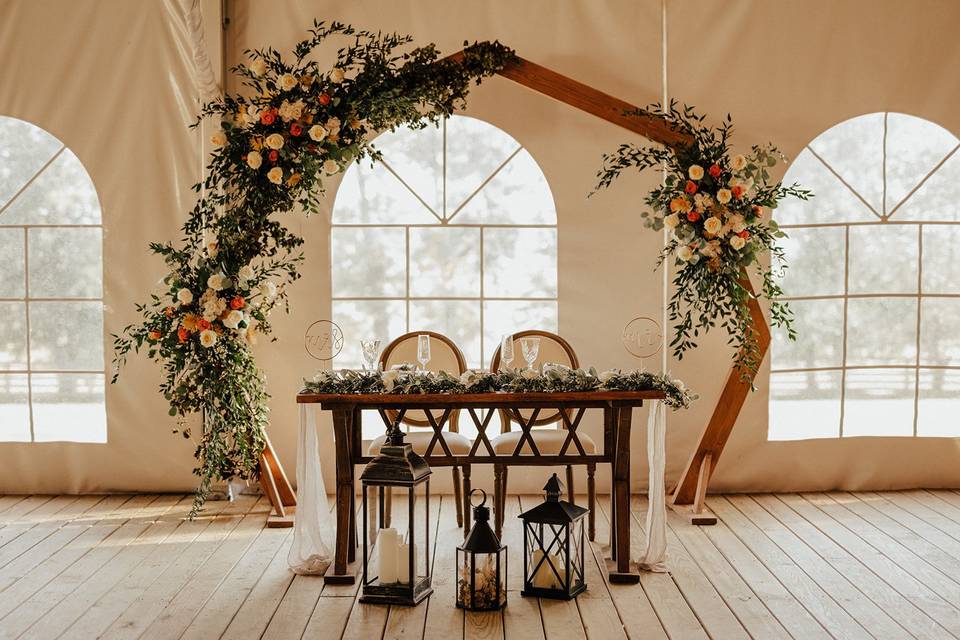 Sweetheart table backdrop