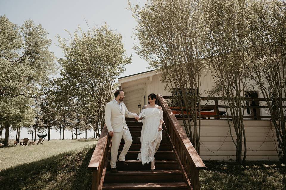 Bride and groom outside Temple