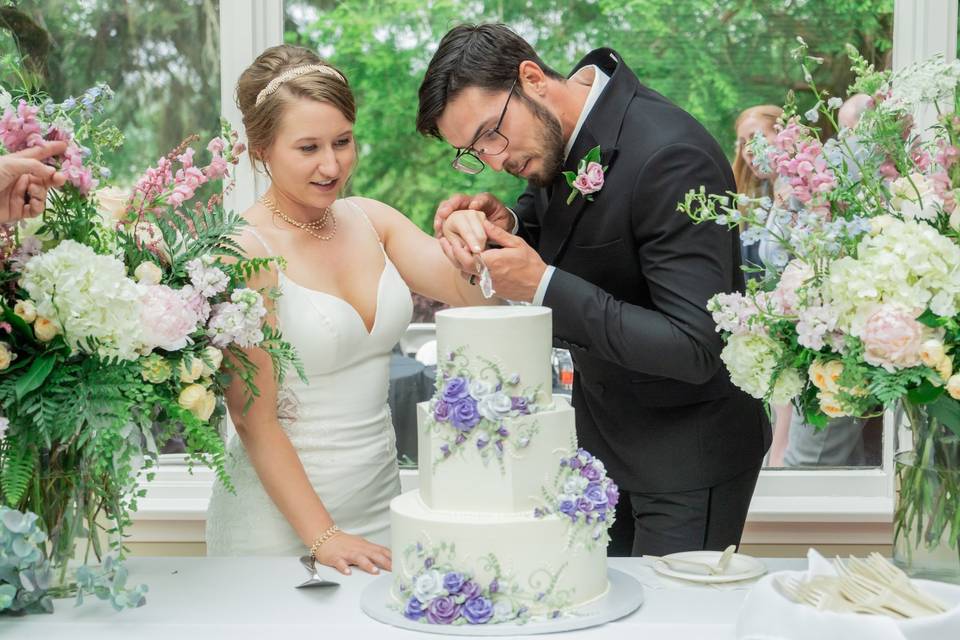 Cutting the cakes