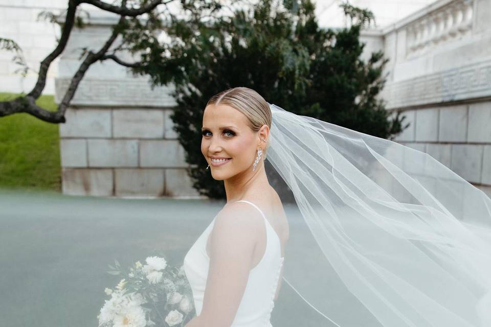 Stunning bride with flowers