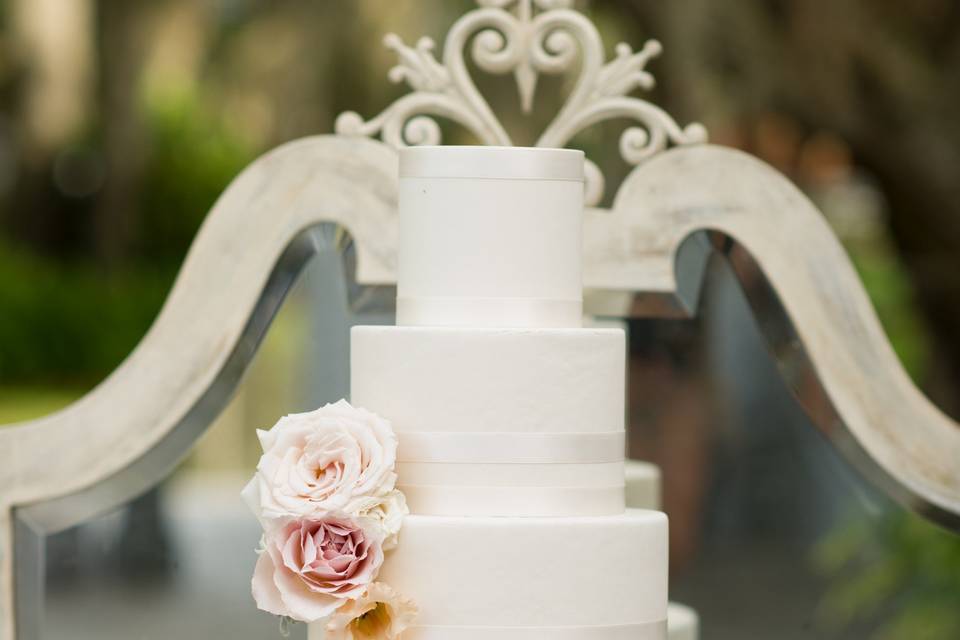 Fondant lace cake