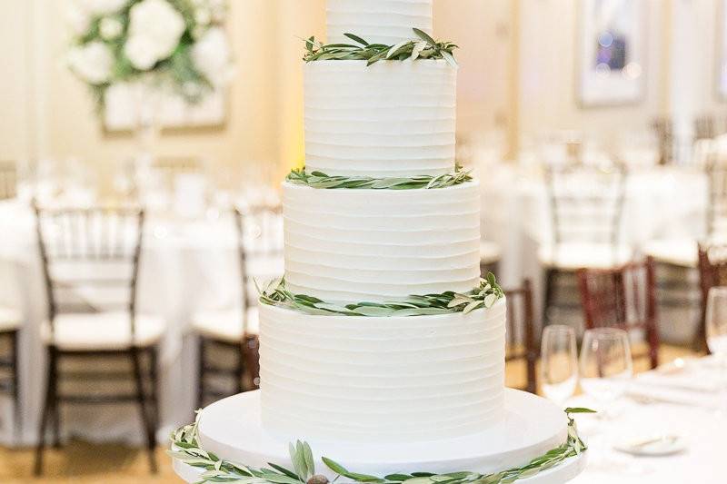 Textured line buttercream cake