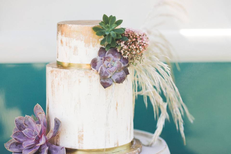 Still swooning over this cake by lynn's in cambria and dressed up by our tuly.