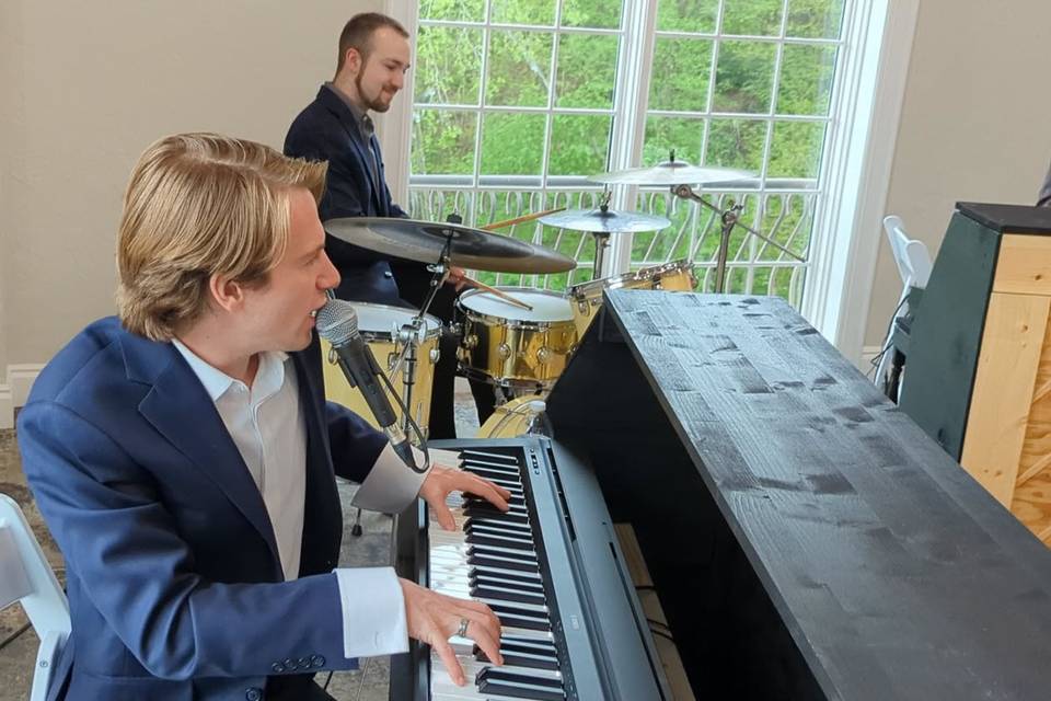 Jeffrey Bowen Dueling Pianos