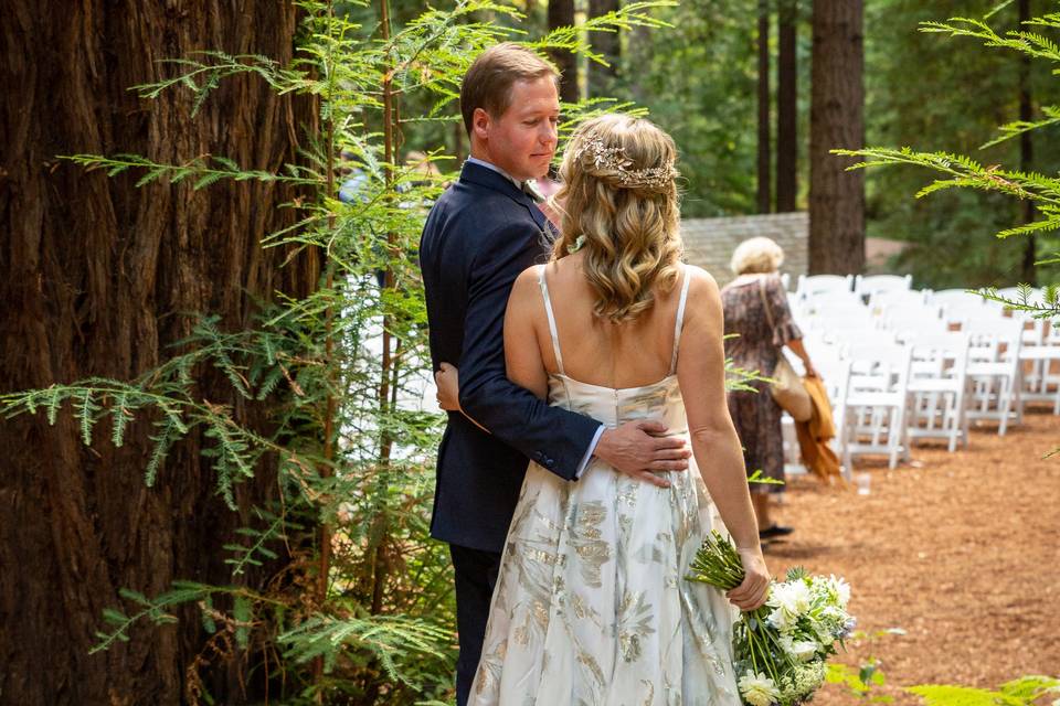 Lovely couple in the redwoods