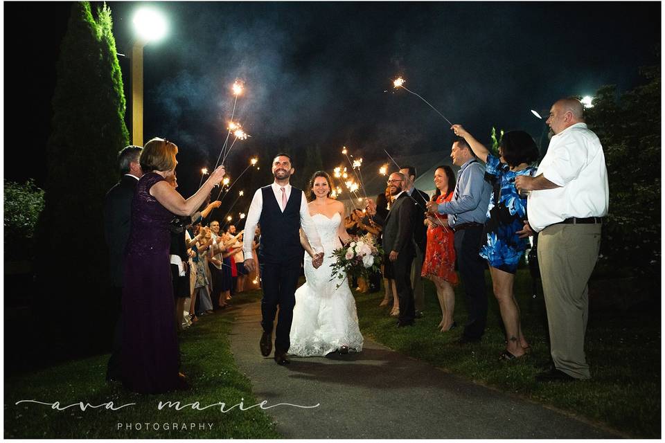 Flag Hill Winery Wedding by Ava Marie Photography NH