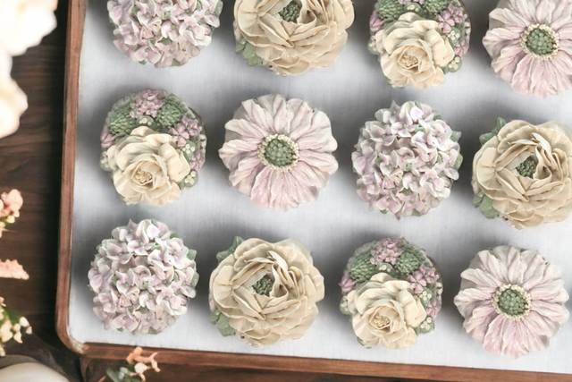 The Lilac Rose Cupcakery