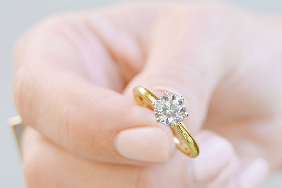 Bubble-Diamond-Ring-by-Ascot-Diamonds