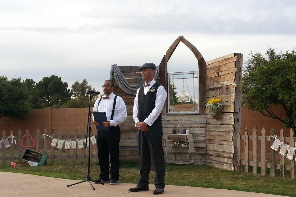 Rustic officiant!