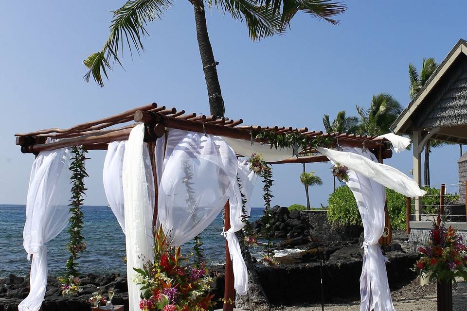 King Kamehameha's Kona Beach Hotel