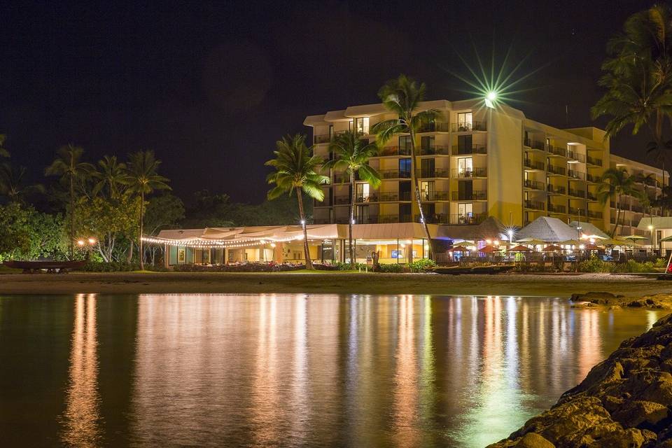 King Kamehameha's Kona Beach Hotel