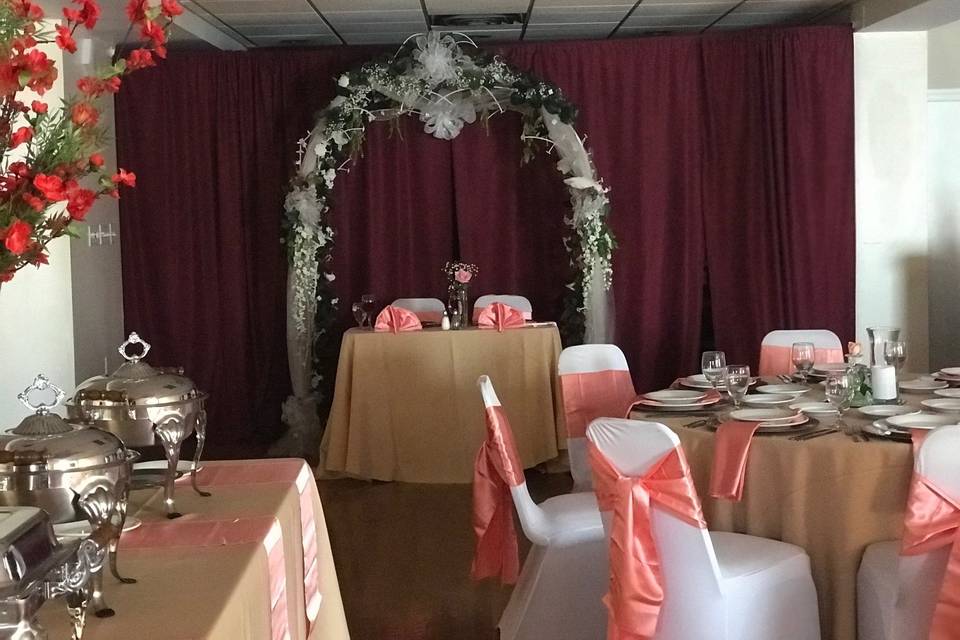 Arch and sweetheart table