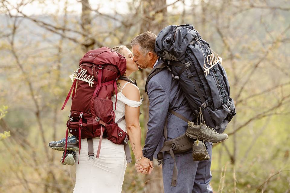 Adventure elopement for hikers