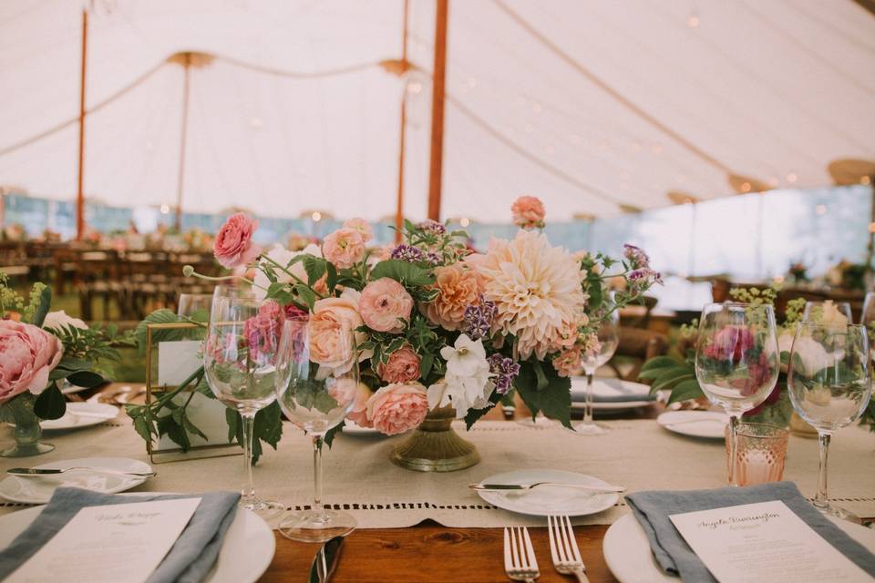 A blush bouquet centerpiece