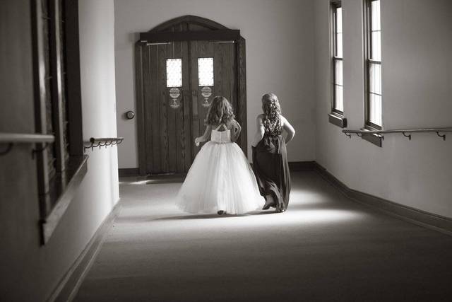 Mimi's Bridal and Formalwear
