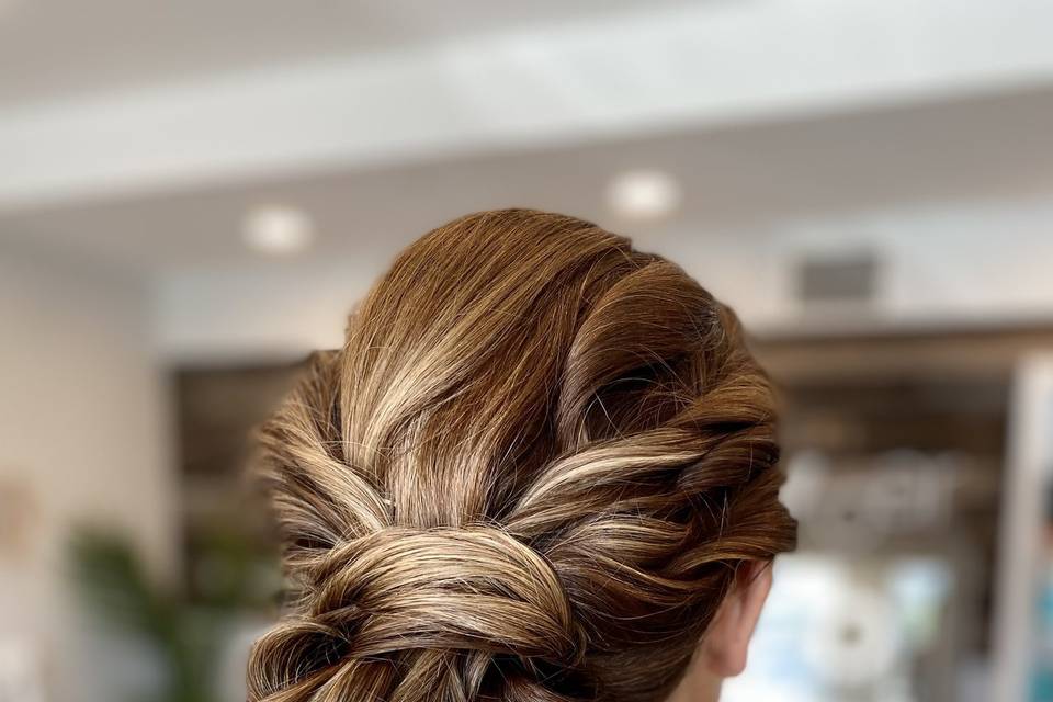 HAIR BACK VIEW: Textured Updo