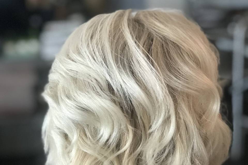 Short curled style