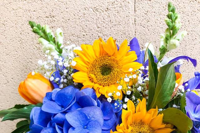 Country summer bridesmaid