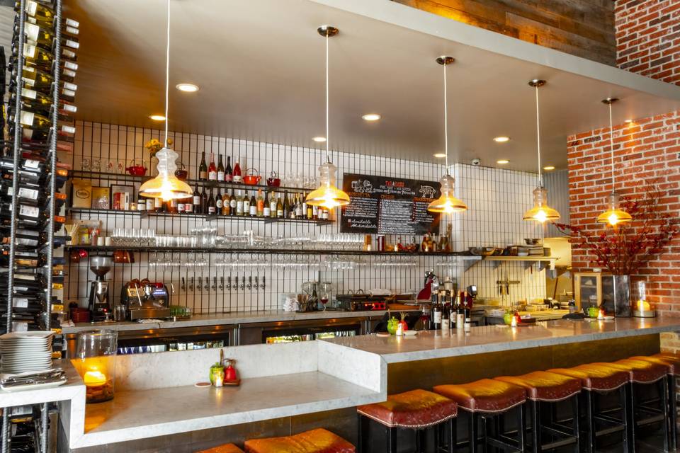 Main Bar/Dining Counter