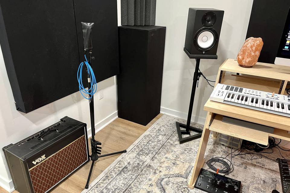 Vox Guitar Amp + Microphone