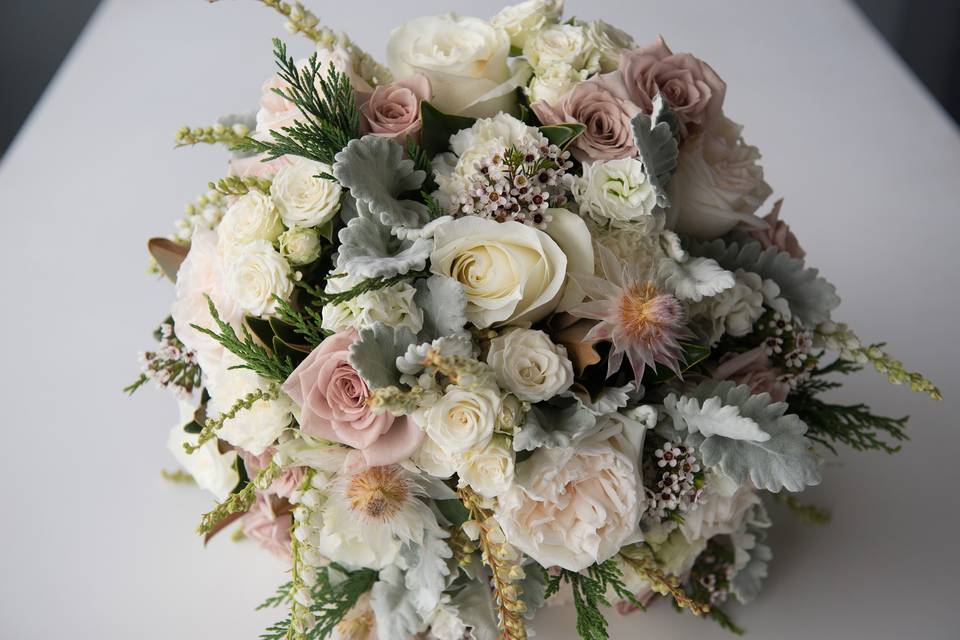 Neutral Bridal Bouquet