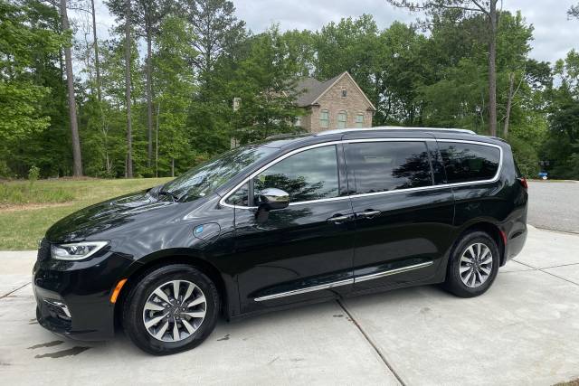 6 Passenger Black Minivan