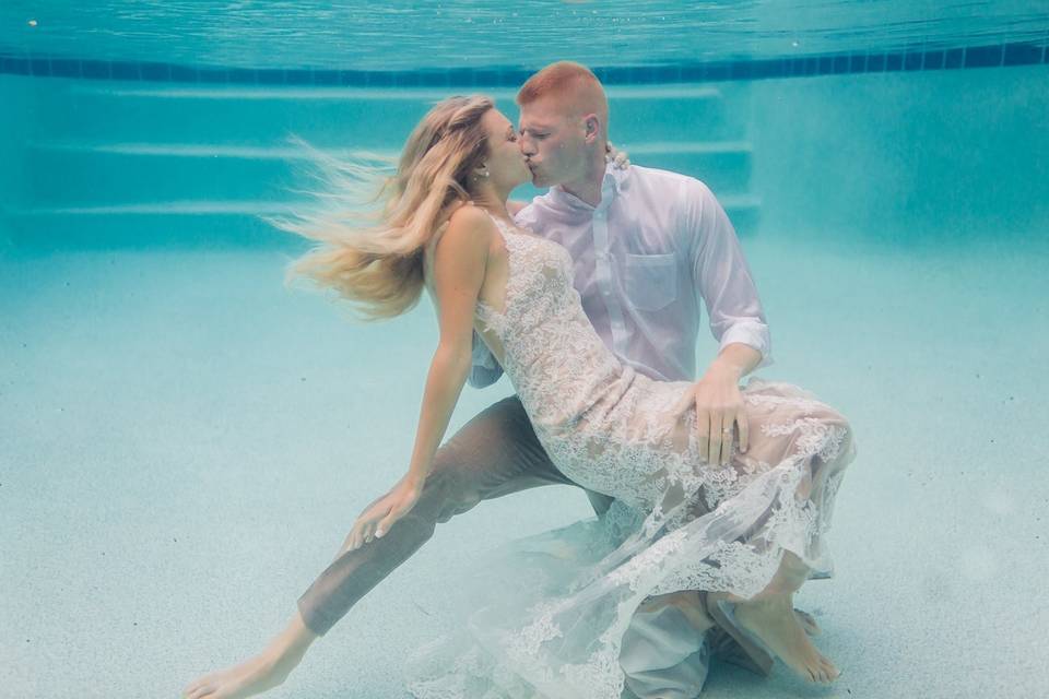 Under water kisses