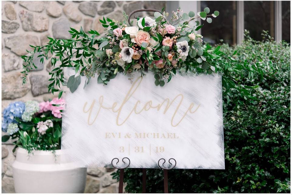 Custom Signage, Decor & Floral