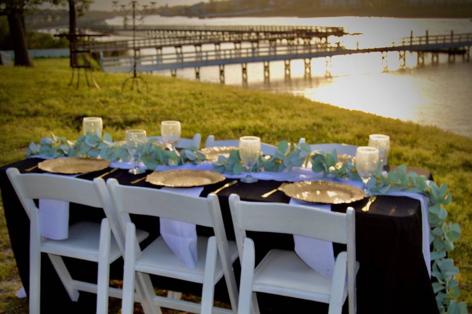 Banquet table/garden chairs