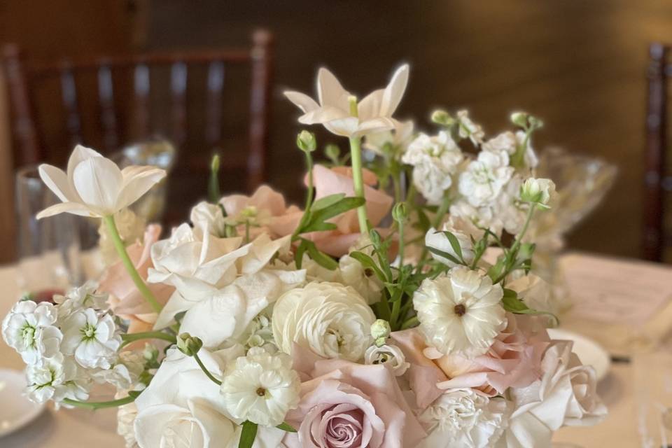 Centerpiece with blush rose