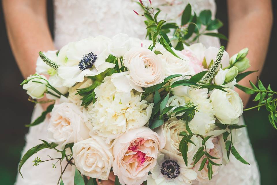 Blush and white bouquet