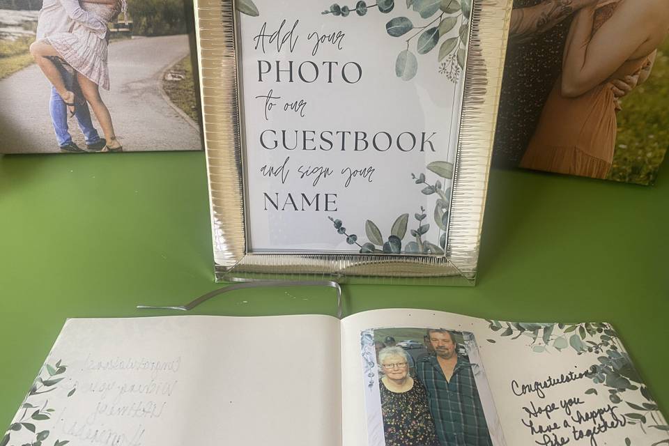 A photo guestbook? Yes, please