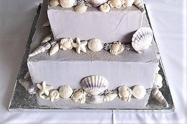 Seashell-themed cake