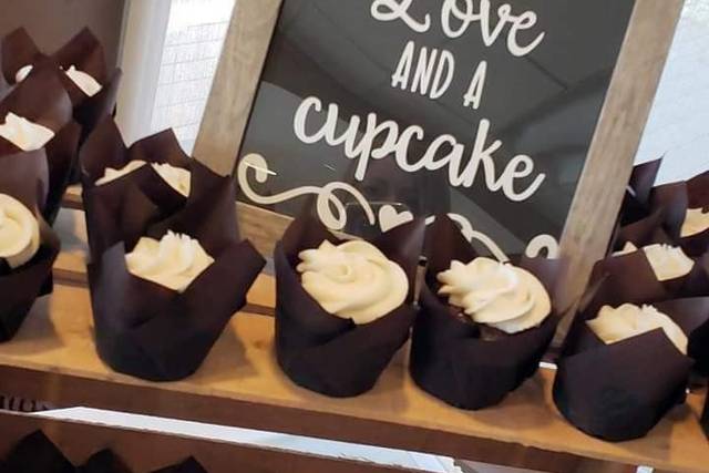 Cake table