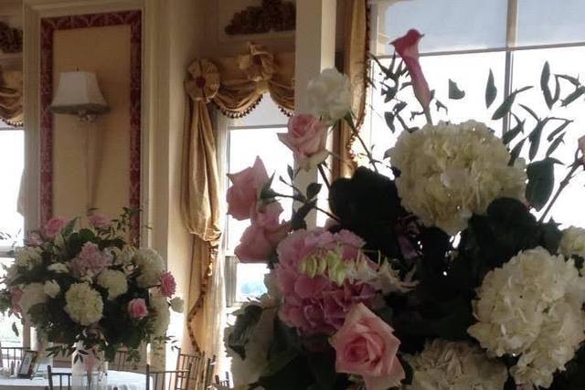 Romantic table centers